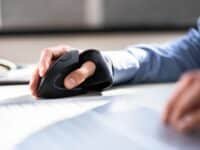 As vantagens de usar um mouse ergonômico