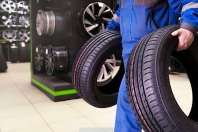 Entendendo a etiqueta de pneus: Importância e guias para comprar melhor