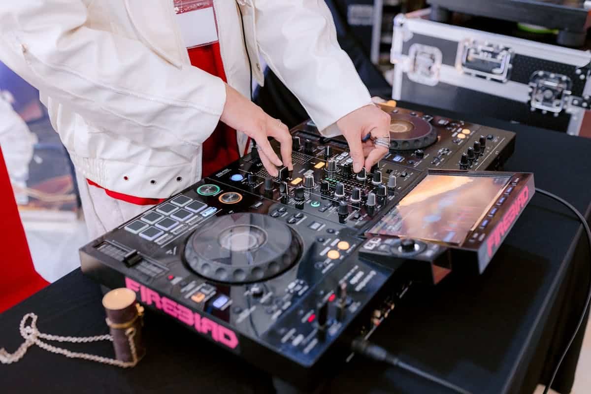 Imagen de Guia para escolher equipamentos de DJ e produção musical