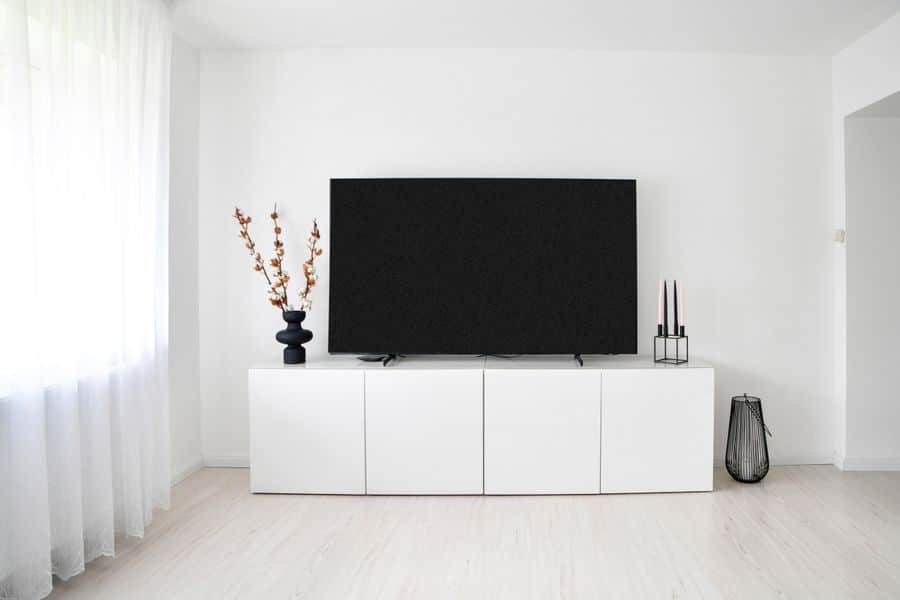 Sala de estar escandinava minimalista com sistema próprio